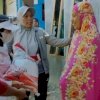 Senyum Bahagia Terpancar di Wajah Nurlaelah saat Dikunjungi Bupati ASA dan Putri Nurdin Halid