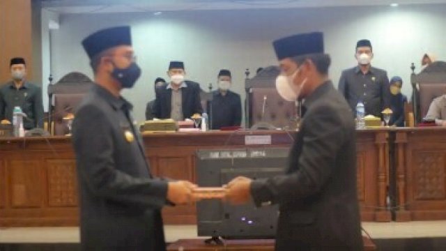 Bupati Sinjai bersama Ketua DPRD Sinjai.