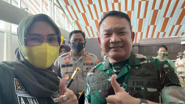 Ketua DPRD Sulsel Andi Ina Kartika Sari, Swasta Foto bersama KSAD Jenderal Dudung Abdurachman di
