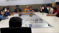 Puluhan Pedagang Asongan Adukan Nasibnya ke DPRD Makassar