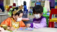 Di Perpustakaan Ibu dan Anak, Naoemi Octarina Beri Edukasi Kepada Anak-anak Down Syndrome dan Usia Dini