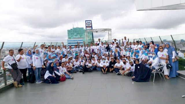 Foto bersama Alumni Angkatan 2002 SMAN 06 Makassar.