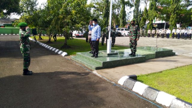Sebagai langkah antisipatif menghadapi potensi ancaman bencana alam yang sewaktu- waktu dapat terjadi di wilayah Kabupaten Bulukumba, Pemkab bersama Kodim 1411/Bukumba dan Polres Bulukumba menggelar Apel Gelar Pasukan, rabu (17/11/2021).