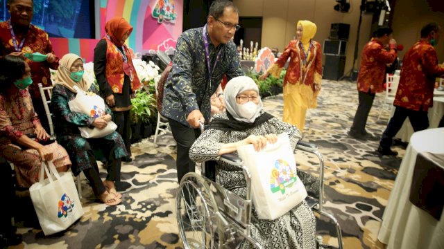 Hadiri Reuni 40 Tahun Smansa Angkatan 81, Wali Kota Danny Ingatkan Jaga Kekompakan
