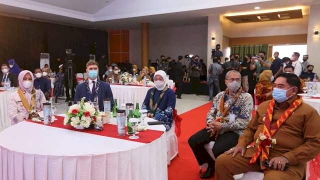 Abdul Hayat dan Fatmawati Rusdi Dampingi Ida Fauziyah Resmikan Ground Breaking Pembangunan BLK Maritim