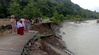 Barru Dilanda Banjir Hingga Longsor Akibat Hujan Lebat, Plt Gubernur Pastikan Bantuan BPBD Provinsi