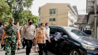 Bersama Kapolda dan Pangdam, Andi Sudirman Jenguk Korban Penyerangan Asrama Mahasiswa