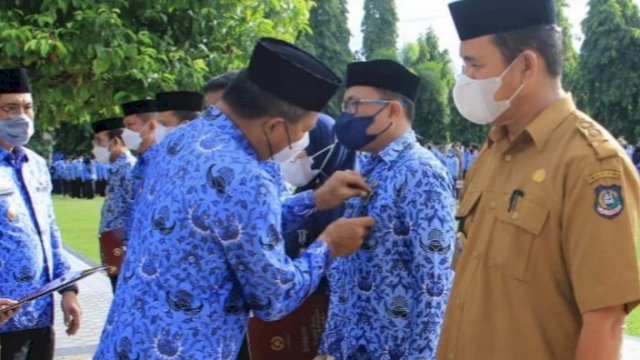 Bupati Bulukumba saat melakukan apel pagi di Kantor Bupati Bulukumba, Senin (29/11). 