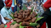 ‘Kue Taripang’ Laris Manis di HUT Kota Makassar