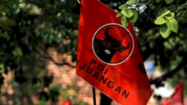 Bendera PDIP, (detikcom).