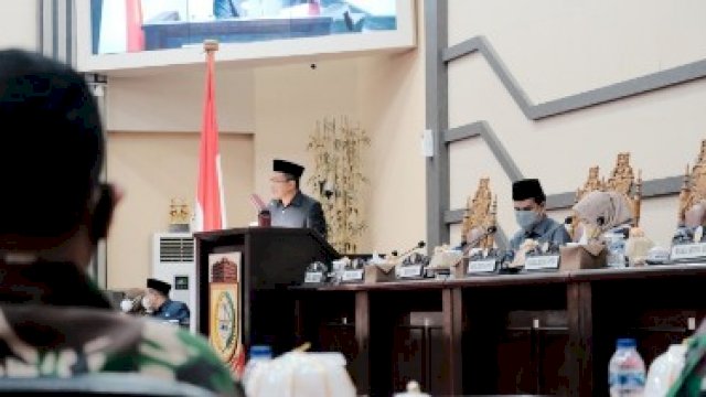 Rapat Paripurna RAPBD Tahun 2022 di Kantor DPRD Makassar, Senin (15/11).