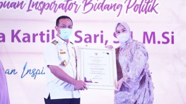 Ketua KT Sulsel Andi Ina Raih Penghargaan Perempuan Tangguh  Dari Pemerintah