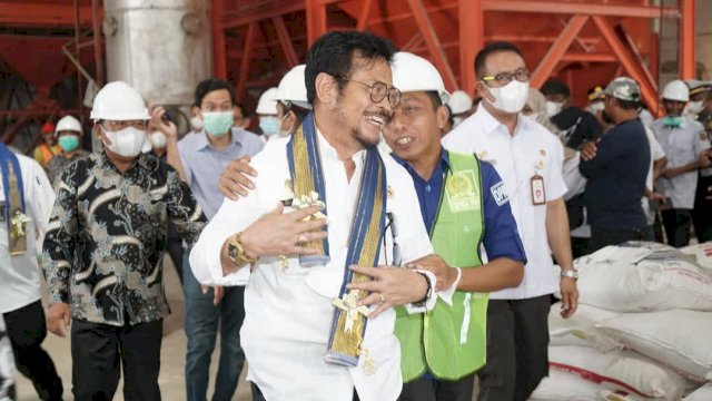 Syahar Dampingi Mentan SYL Resmikan Pabrik Pakan Ternak di Sidrap