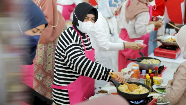 Sambut Hari Ibu, IWABA, bersama TP PKK Makassar Gelar Lomba Masak