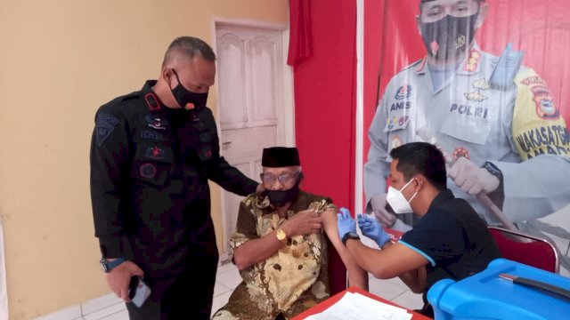 Tembus 1000 Dosis Vaksin, Ternyata Begini Upaya Brimob Bone Kumpulkan Minat Warga