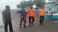 Gerak Cepat Posmat TNI AL Takalar Selamatkan Warga Galesong Terdampak Abrasi Diterjang Ombak