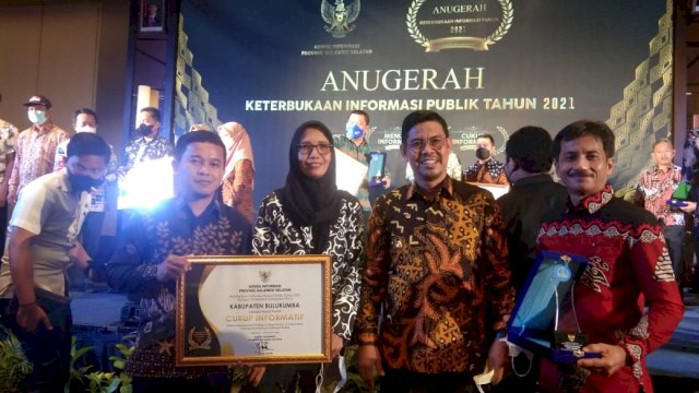 Bulukumba Terima Anugerah Keterbukaan Informasi Publik