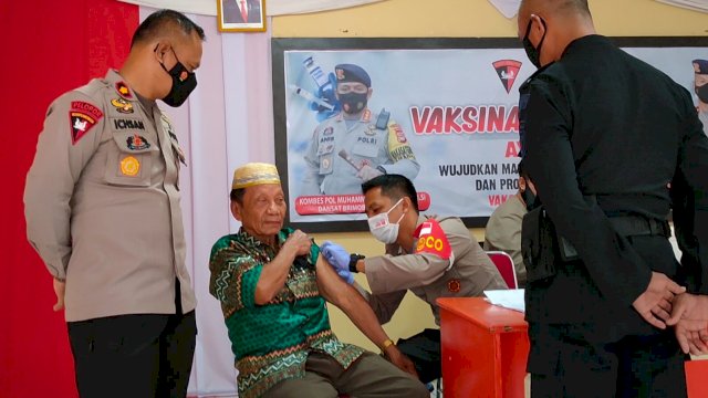 Kembali Diserbu!!, Vaksinasi Massal Brimob Bone Dipadati Oleh Ribuan Warga