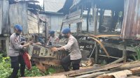 Bantu Proses Pemulihan Pasca Gempa, Ini Yang Dilakukan Personel Brimob Bone