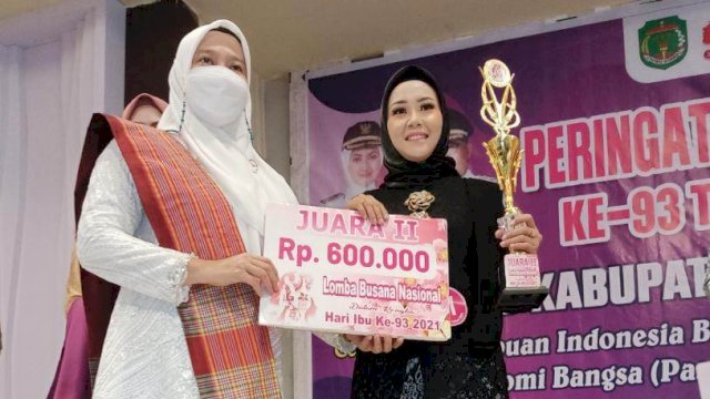 Lomba Busana Nasional Warnai Puncak Peringatan Hari Ibu di Luwu Utara, Bidan Yunita Raih Juara II