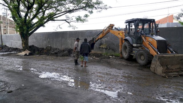 Plt Gubernur Perintahkan Dinas PUTR Perbaiki Jalan Tun Abdul Razak Gowa