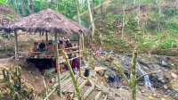 Menikmati Panorama Alam Bukit Emas Pattoengan