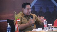 Abdul Hayat Serahkan Bantuan ke Masjid Al-Markaz
