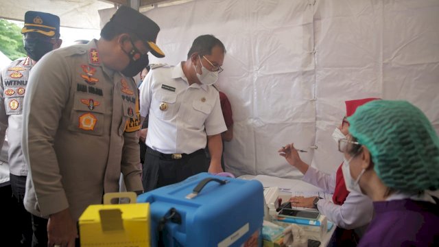 Bersama Kapolda Sulsel,Wali Kota Makassar Pantau Vaksin Massal:Optimis Capaian 90%