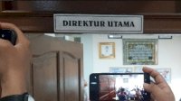 Penyidik Dikawal Brimob Geledah Ruangan Direktur Utama PDAM Makassar. Mencari Alat Bukti Dugaan Korupsi?