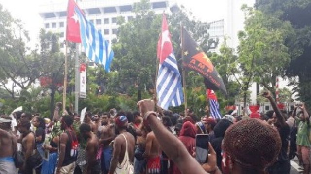 Foto ini hanya ilustrasi&mdash;Ini adalah unjuk Rasa Mahasiswa Papua di Depan Mabes TNI AD, Jakarta Pusat diwarnai Pengibaran Bendera Bintang Kejora, Rabu (28/8/2019).(KOMPAS.COM/DEAN PAHREVI).