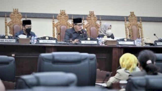 Pembahasan dua Ranperda di Kantor DPRD Makassar Jalan AP Pettarani, Makassar, Rabu (1/12). TROTOAR/Alam