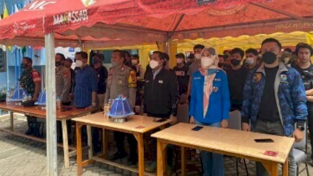 Saat pembukaan turnamen ML-BB dibuka secara resmi di Halaman Sekretariat KNPI Makassar, Sabtu (4/12). TROTOAR/Alam.