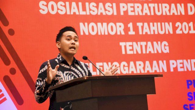 Trotoar.id, MAKASSAR - Anggota DPRD Kota Makassar, Al Hidayat Syamsu menilai pembahasan pendidikan harus komprehensif, tidak boleh sepotong-sepotong. Sebab, pendidikan merupakan kebutuhan dasar manusia selain kesehatan.