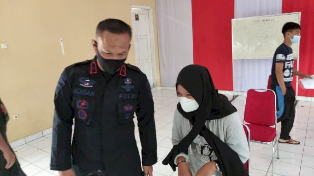 Membludak!! Peserta Vaksinasi Covid 19 Padati Mako Brimob Bone