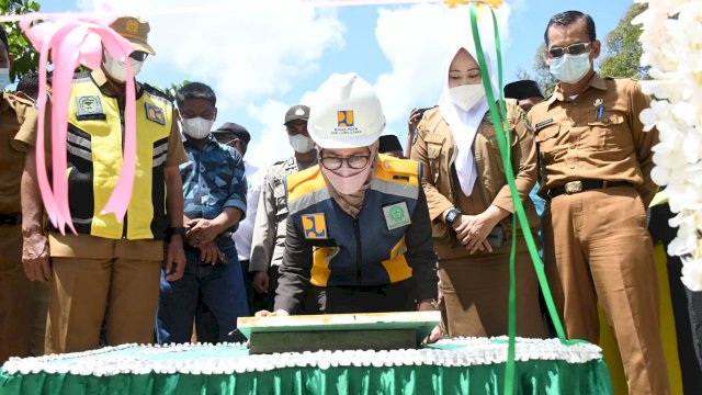 Bupati Luwu Utara, Resmikan Jembatan Sungai