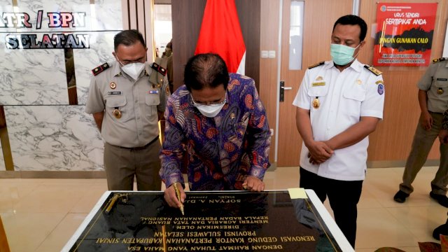 PLT Gubernur Dampingi Menteri ATR Resmikan Gedung dan Masjid Kanwil BPN Sulsel,