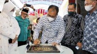 Ramaikan Kuliner Makassar, Danny Resmikan Rumah Makan Harumi