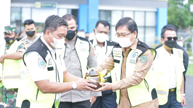 Bandara Lutra Mulai Layani Pengiriman Kargo