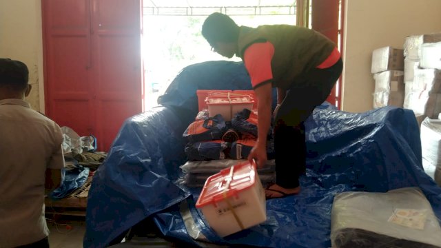 Kebakaran di Mangkoso Kabupaten Barru, Andi Sudirman Perintahkan BPBD Sulsel Kirim Bantuan