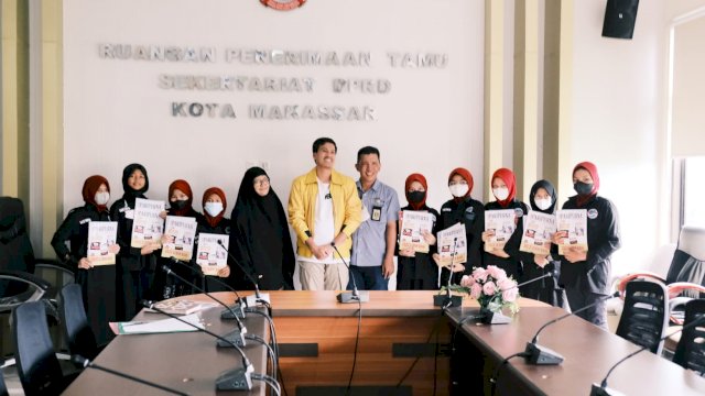 Sekolah Jurnalis SD Unggulan Pemda Belajar Podcast di DPRD Makassar