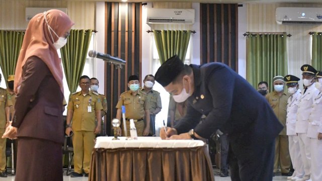 Bupati Indah Lantik 153 Pejabat Lingkup Pemda Lutra