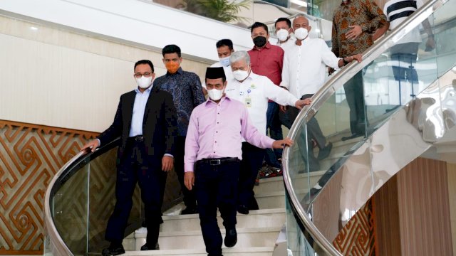 Saat Anies Baswedan menemui Amran Sulaiman di AAS Building, Makassar, Sulsel, Sabtu (22/1). 