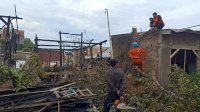 Bantu Warga Korban Kebakaran di Bulukumba, Plt Gubernur: Alhamdulillah Bufferstok BPBD Provinsi Sudah Disalurkan