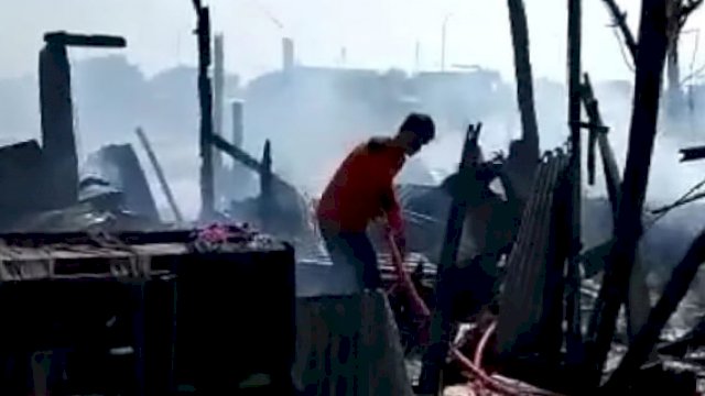 Bekas kebakaran di Tallo, Makassar. (Foto: Maulana)