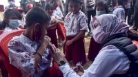Siswa Usia 6-11 Tahun di Seko Antusias Terima Suntikan Vaksin