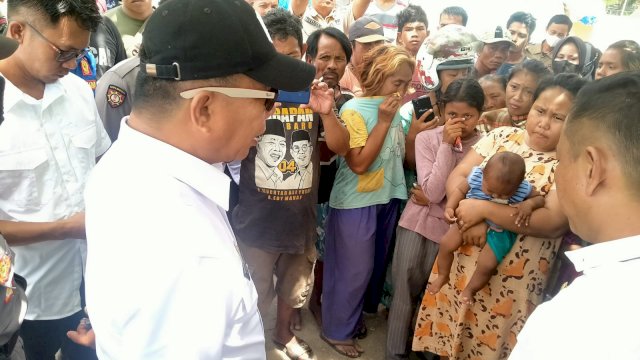Andi Muchtar Ali Yusuf saat temui warganya.