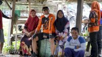 Naik Sepeda, Bupati Bulukumba Sapa Warga di Pantai Merpati