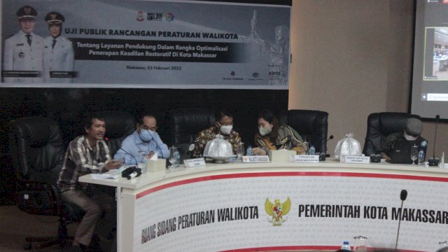 LBH Makassar bersama Pemerintah Kota (Pemkot) Makassar melaksanakan uji publik di Ruang Sipakalebbi, Balai Kota Makassar, Kamis (3/2) (ist)

