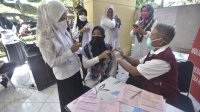 Tinjau Program Vaksinasi Booster, Bupati Indah Mari Kita Semua Saling Jaga