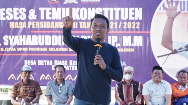 Wakil ketua DPRD Sulawesi Selatan H.Syaharuddin Alrif S.ip MM di hari ke tiga ini melaksanakan Reses di Desa Betao Kecamatan Pitu Riawa Kabupaten Sidenreng Rappang&nbsp; disambut hangat dan antusias oleh masyarakat Desa Betao. Kec.Pitu Riase Kab.Sidrap, Rabu(09/02/2022).